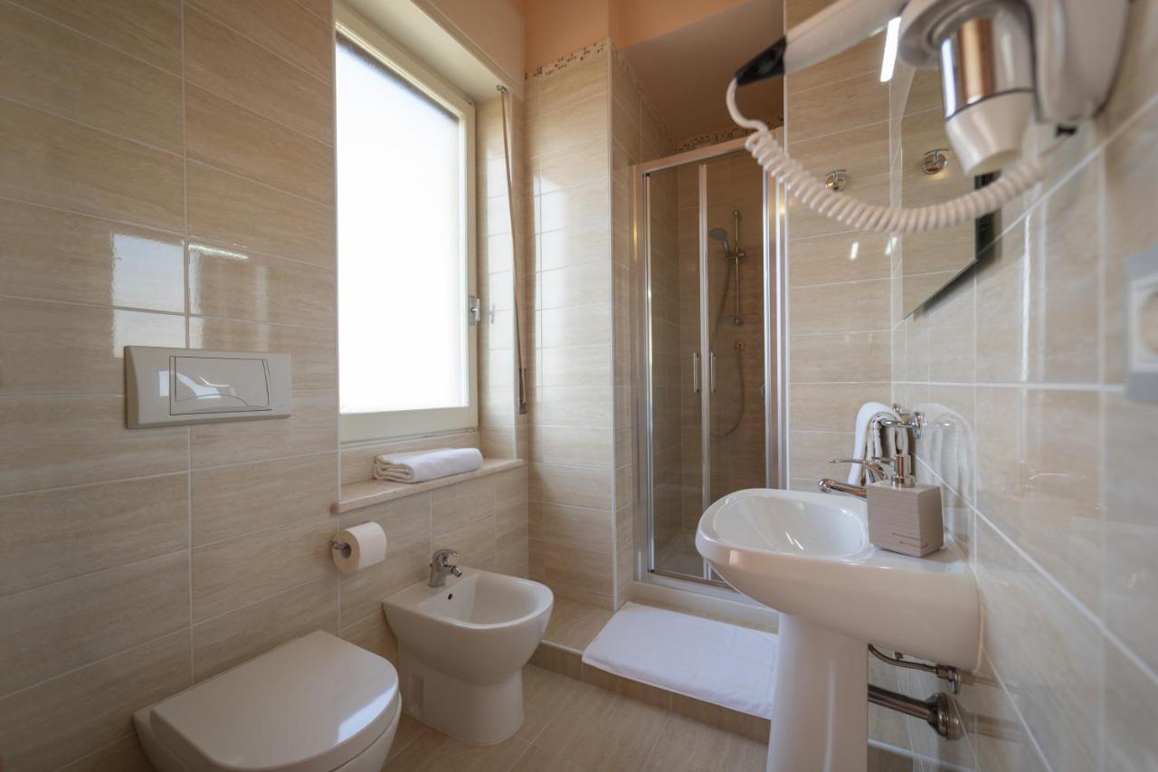 Boutique Rooms Carbonazzi 17 Κάλιαρι Εξωτερικό φωτογραφία